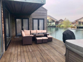 Grebe Lodge